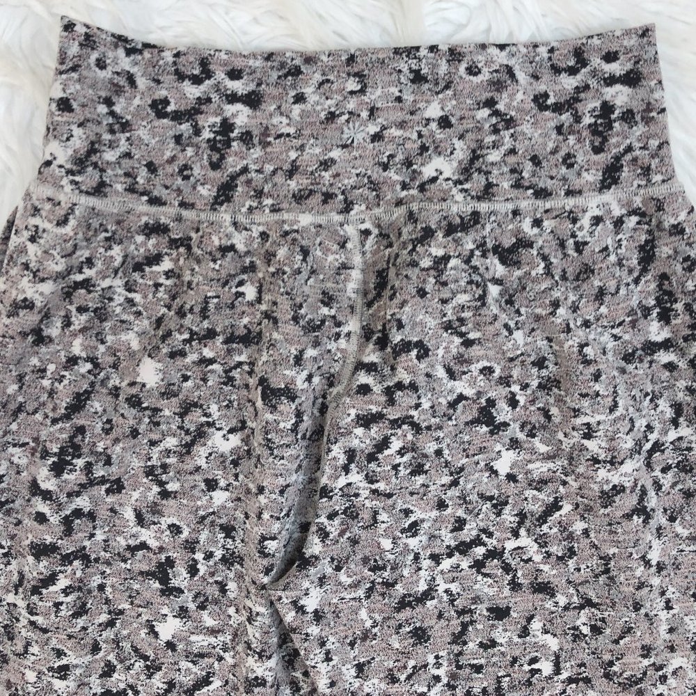 ATHLETA Salutation Textured Jogger in Meadow Decadent Chocolate L - Picture 8 of 15